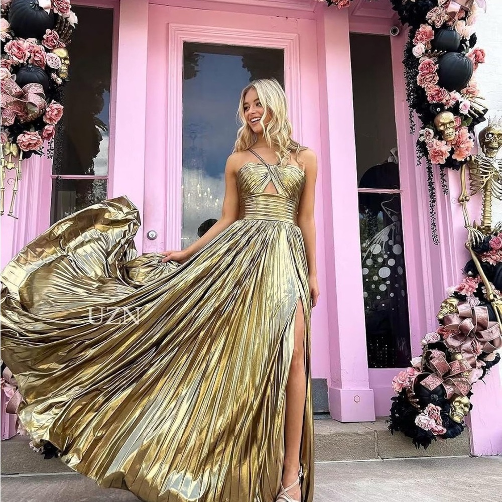 Stunning Metallic Gold Strapless Gown